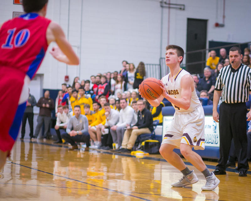 Joel Wisz working a regional semi-final.